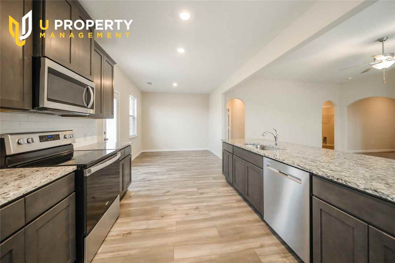 1817 Dahlia Way - Photo 2 of 30