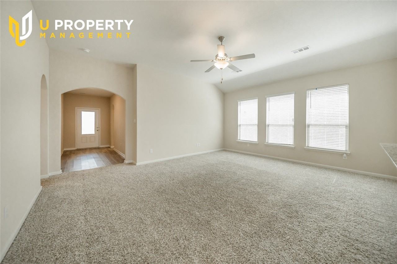 1817 Dahlia Way - Photo 6 of 30