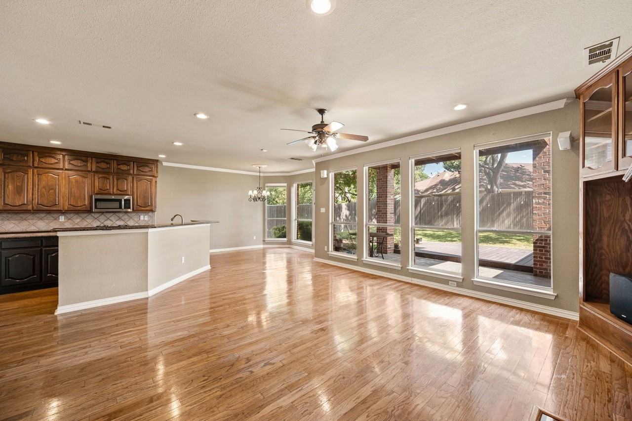 3316 Lexington Ave - Photo 2 of 40