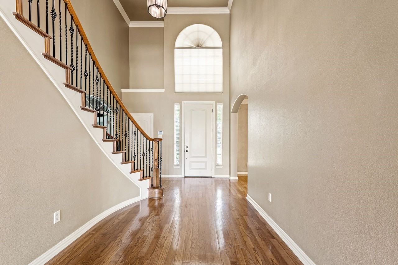 3316 Lexington Ave - Photo 5 of 40