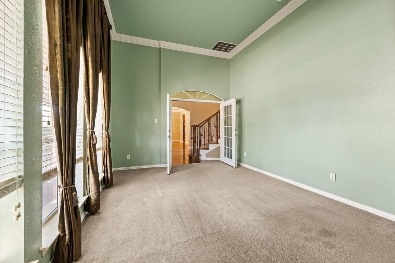 3316 Lexington Ave - Photo 7 of 40