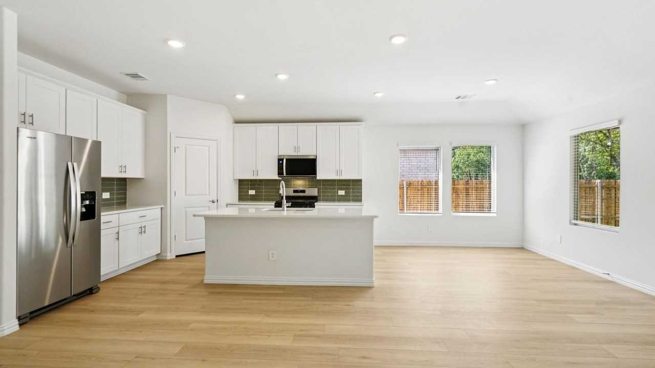 6624 Valley Lake Ln - Photo 2 of 40