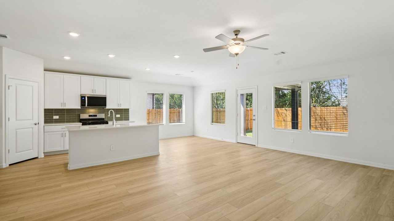 6624 Valley Lake Ln - Photo 3 of 40