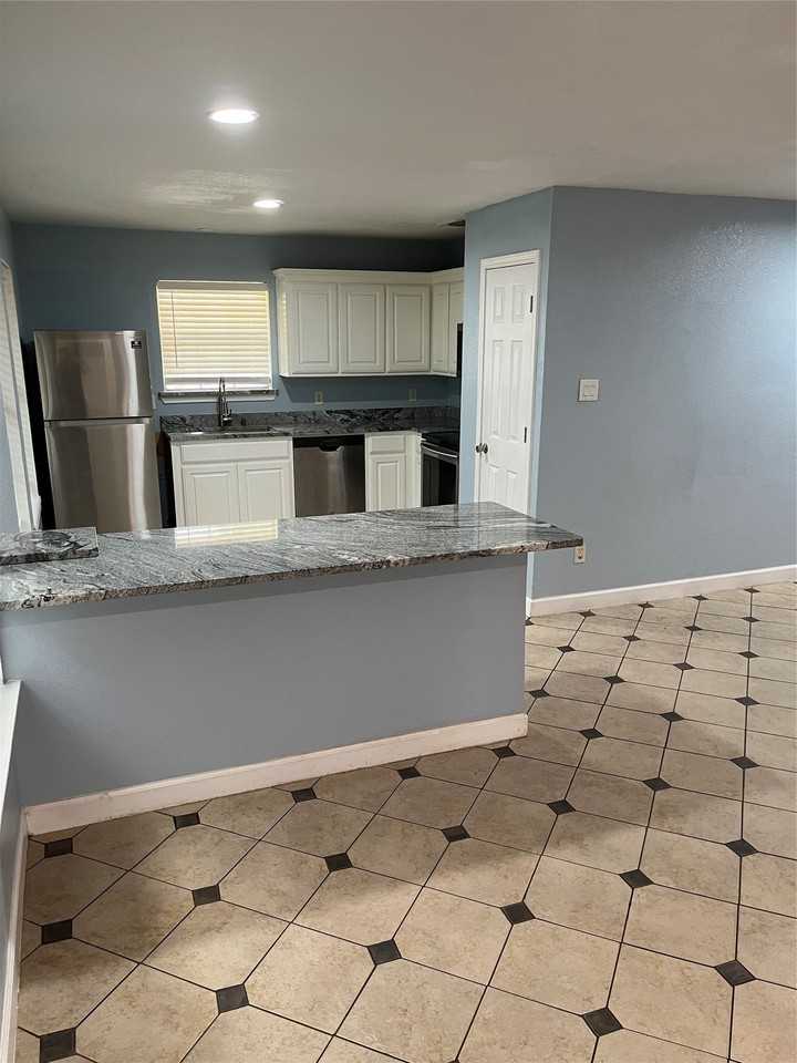 3001 Pueblo Trl - Photo 3 of 14