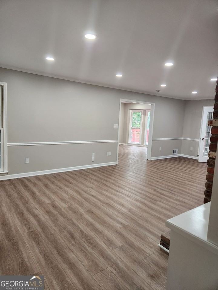 130 Sandy Dr - Photo 5 of 20