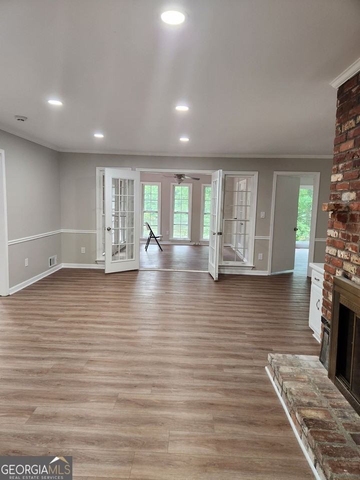 130 Sandy Dr - Photo 6 of 20