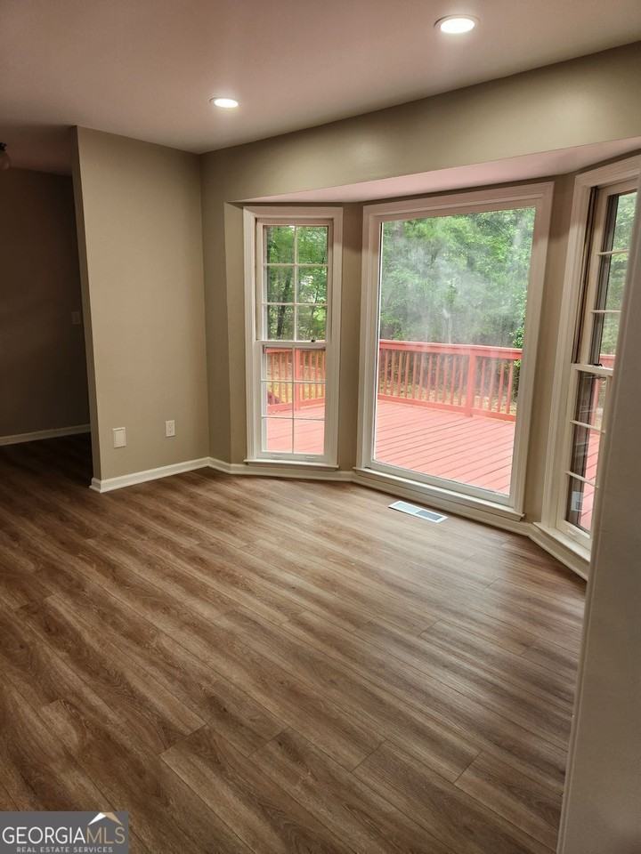 130 Sandy Dr - Photo 7 of 20
