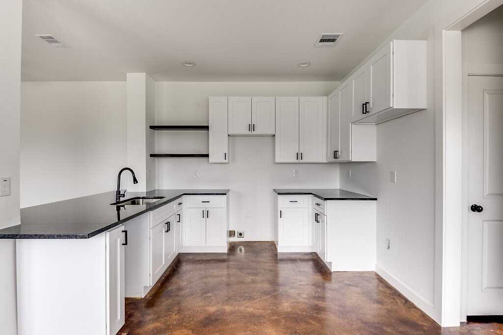 1020 Burnett Blvd #A - Photo 6 of 29