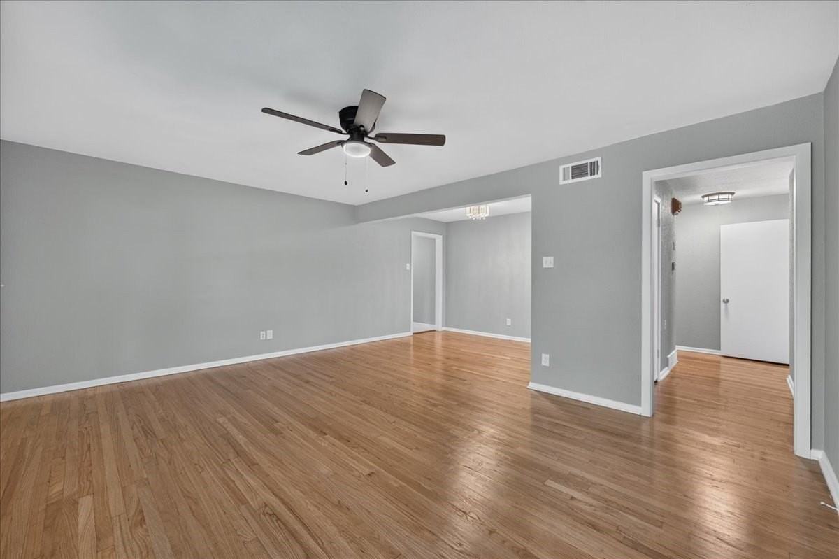 7433 Vallejo Dr - Photo 5 of 29