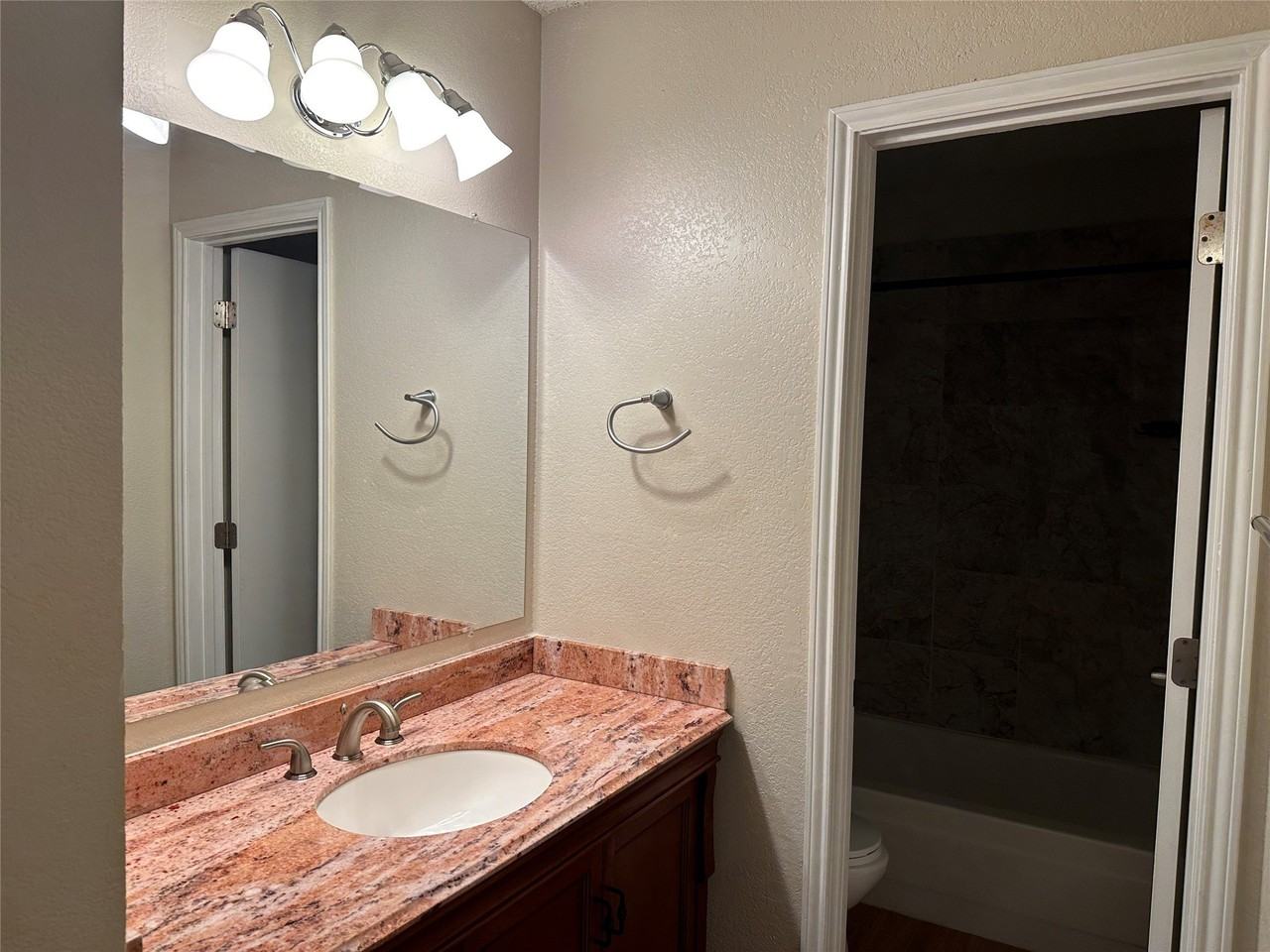 2717 Meadow Park Dr #B - Photo 4 of 7