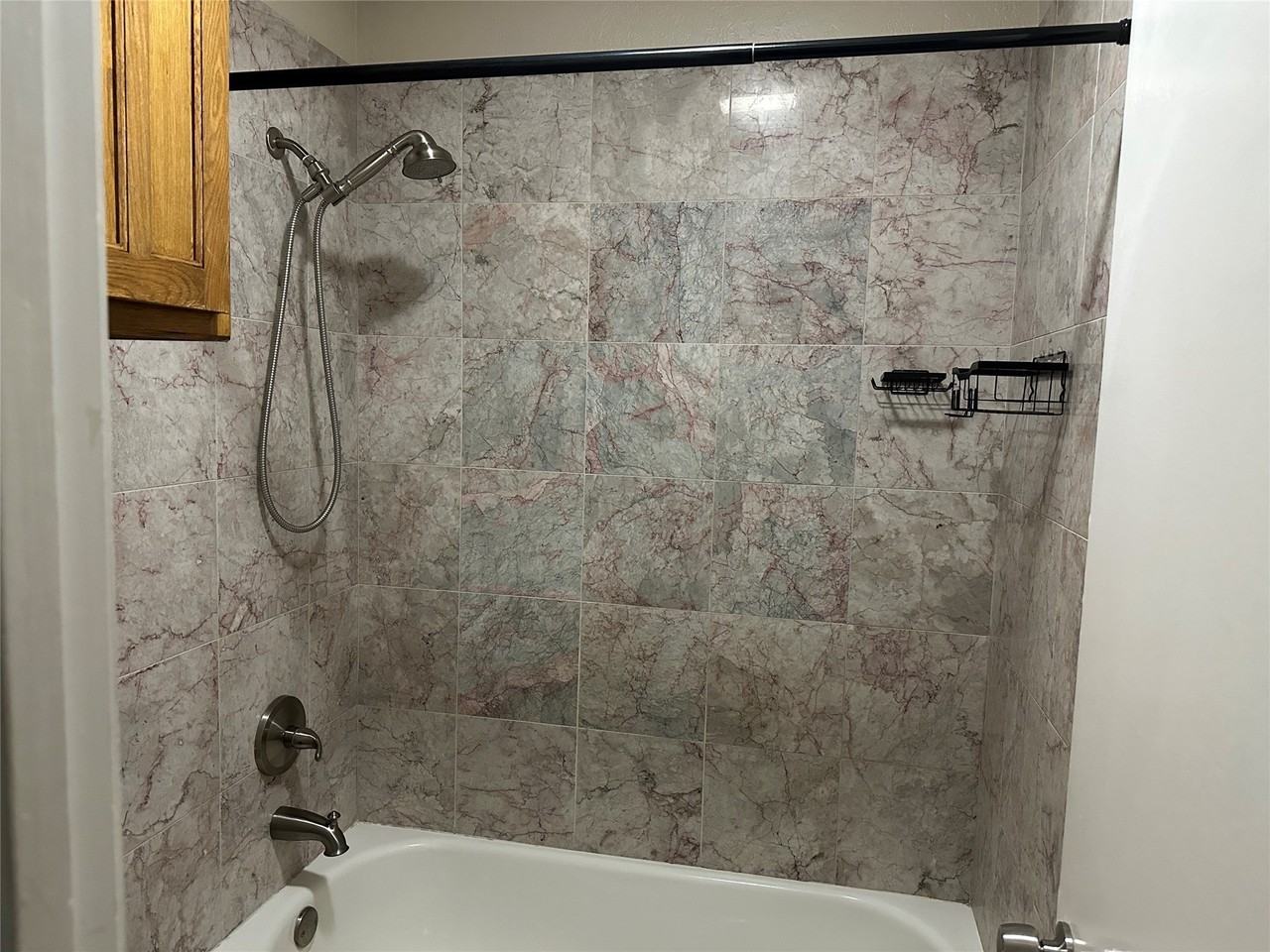2717 Meadow Park Dr #B - Photo 5 of 7