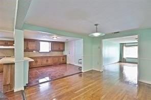 2428 Maple St - Photo 5 of 36