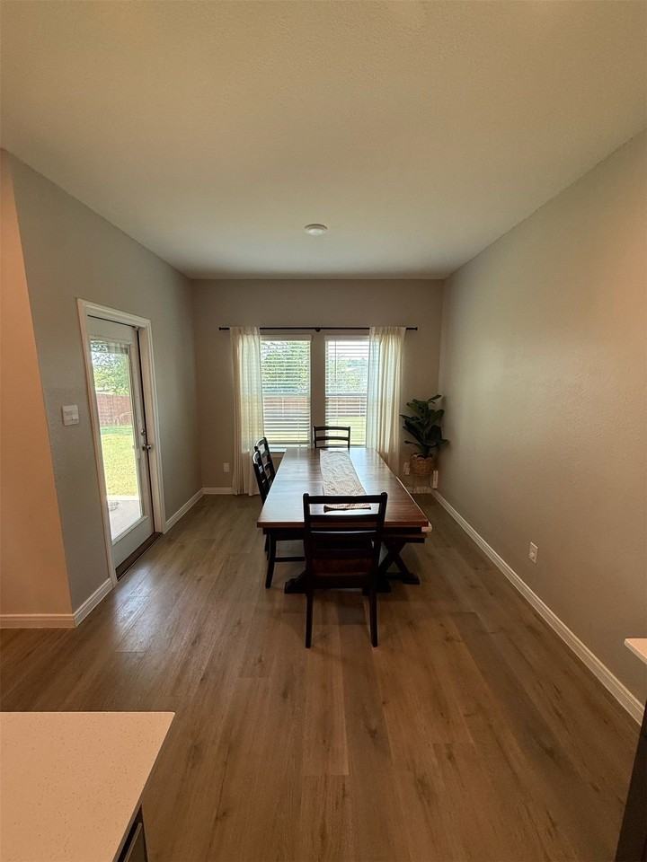 181 Hunters Way - Photo 7 of 22