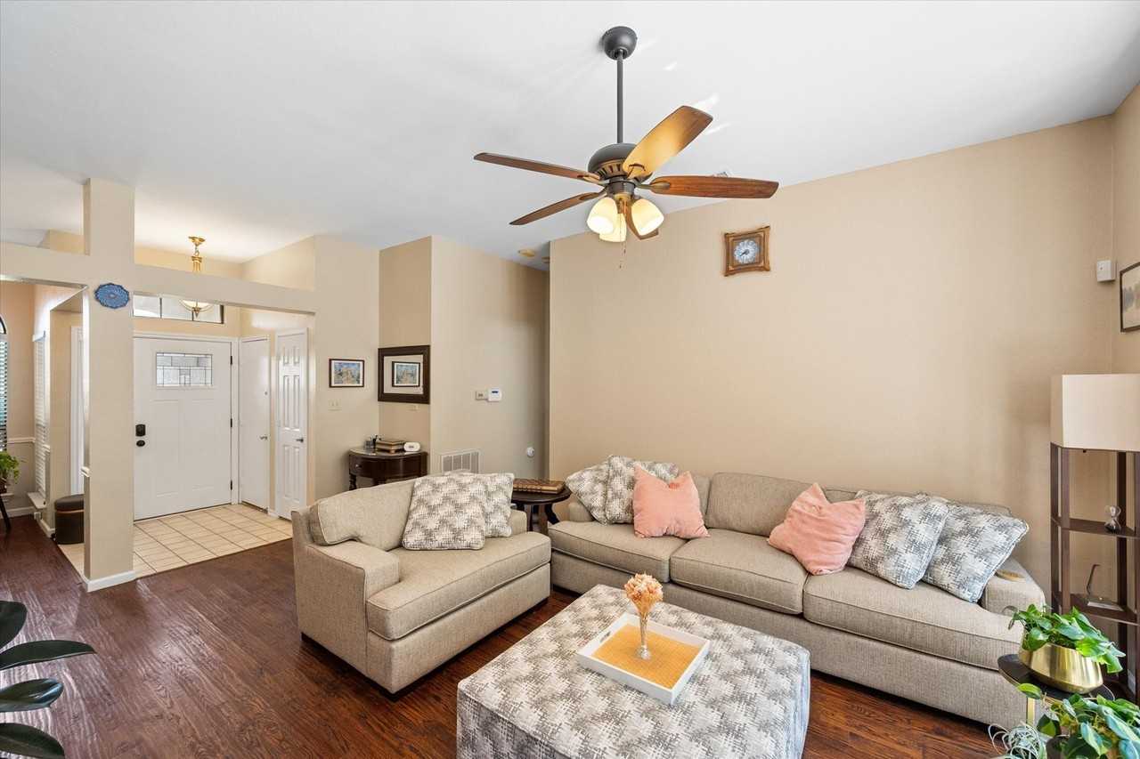 4137 Mapleridge Dr - Photo 6 of 28