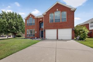 featured image of 2712 Thorncreek Ln