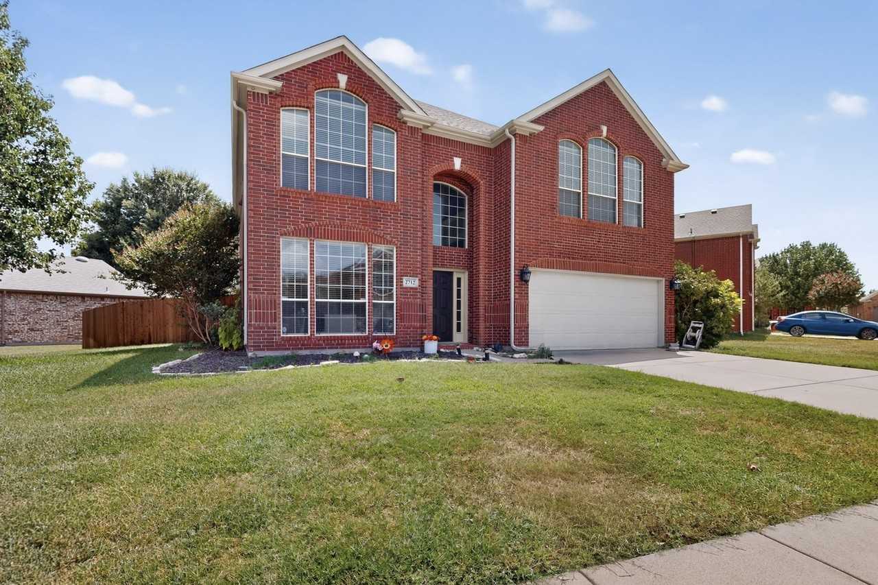 2712 Thorncreek Ln - Photo 2 of 39