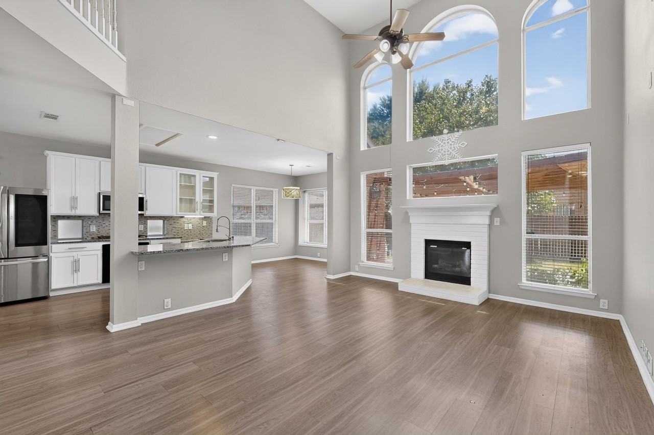 2712 Thorncreek Ln - Photo 4 of 39