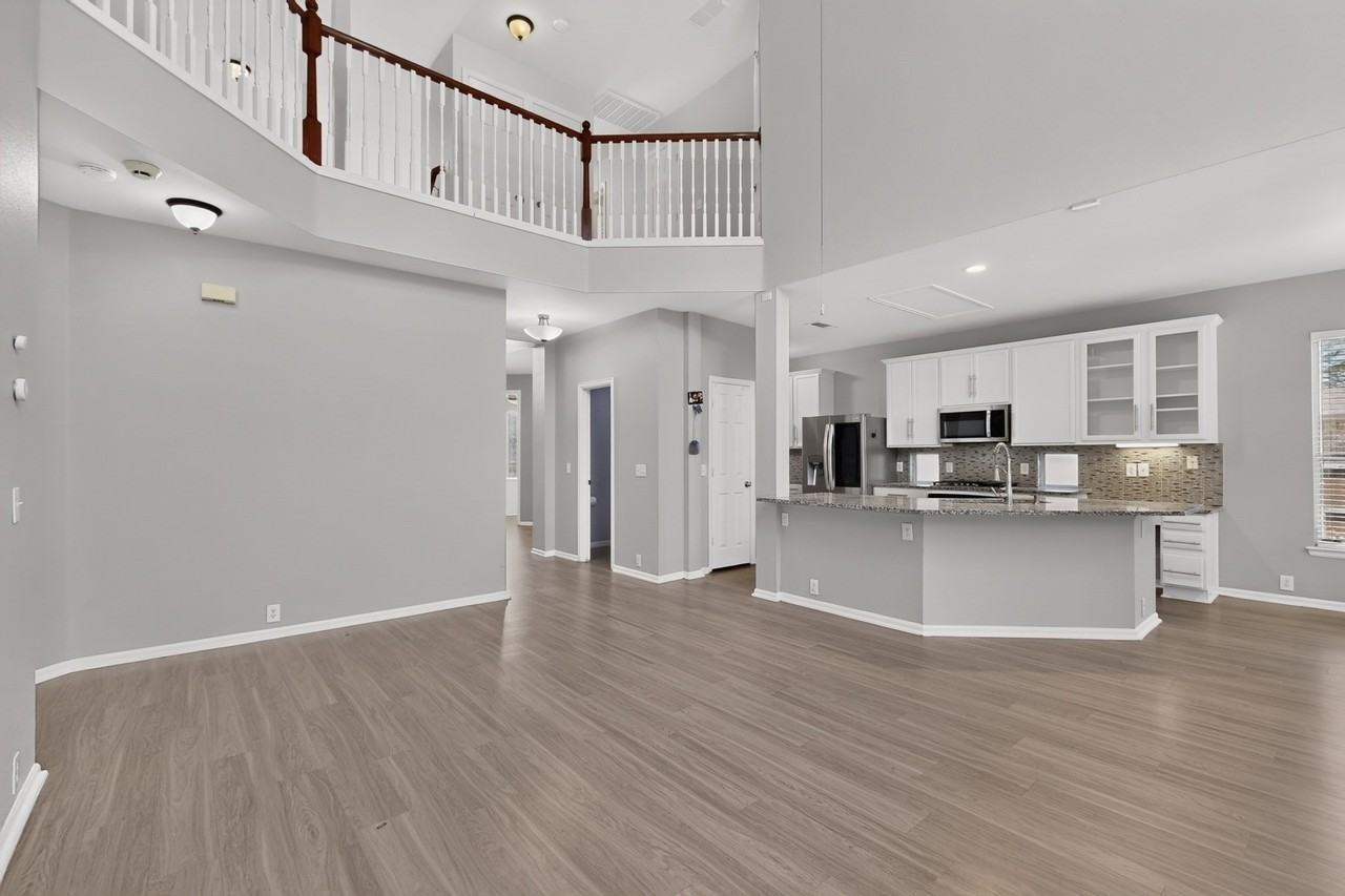 2712 Thorncreek Ln - Photo 5 of 39