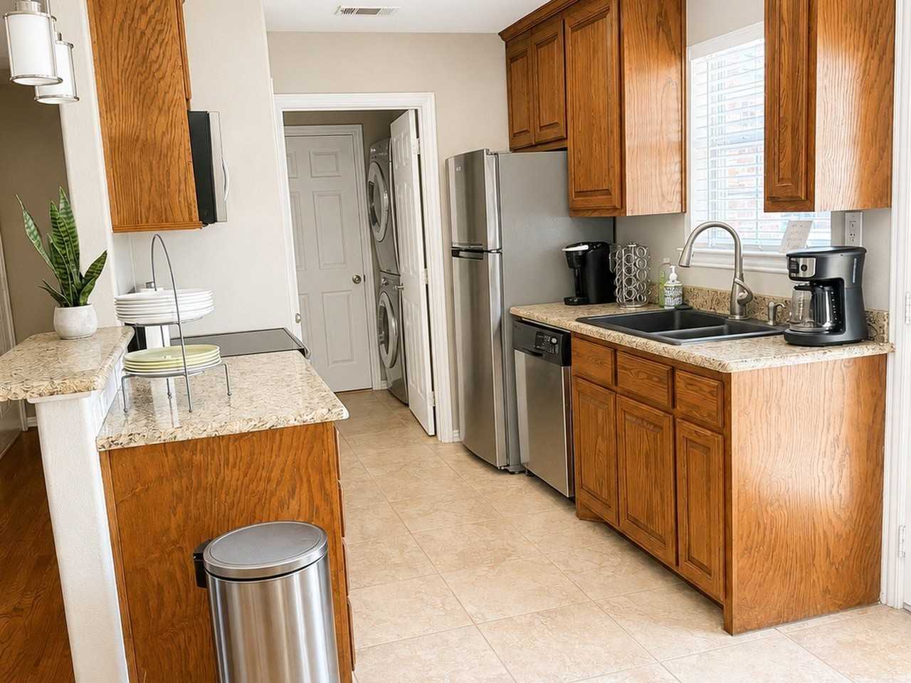 1411 West St - Photo 4 of 11