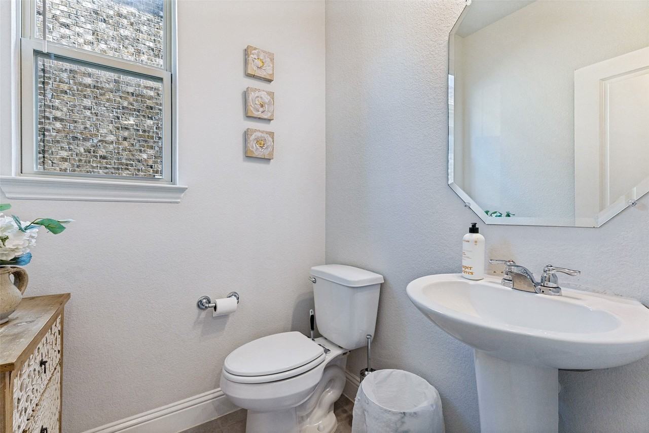 11761 Wulstone Rd - Photo 6 of 26