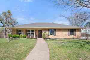 featured image of 1415 Moss Rose Cir
