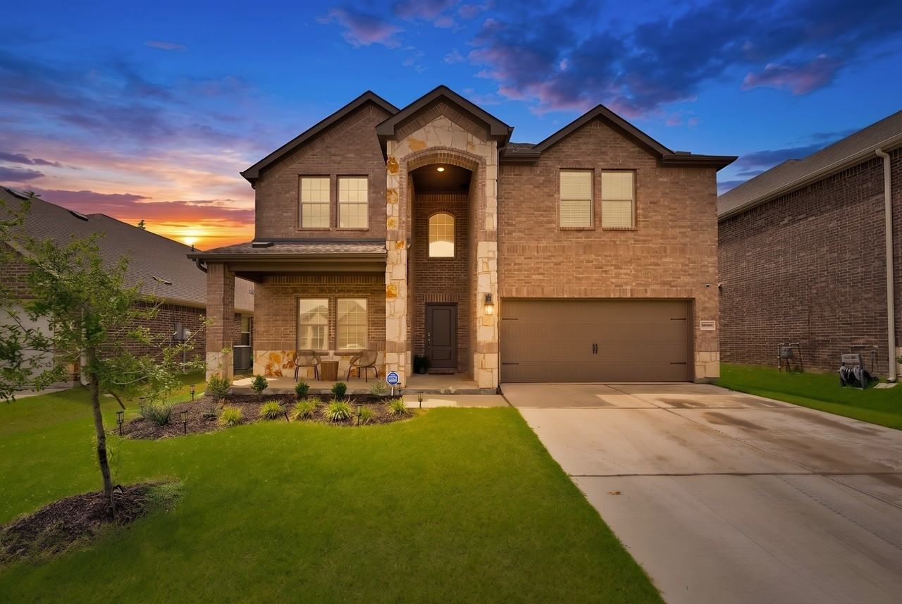 9720 Lariat Dr - Photo 2 of 31