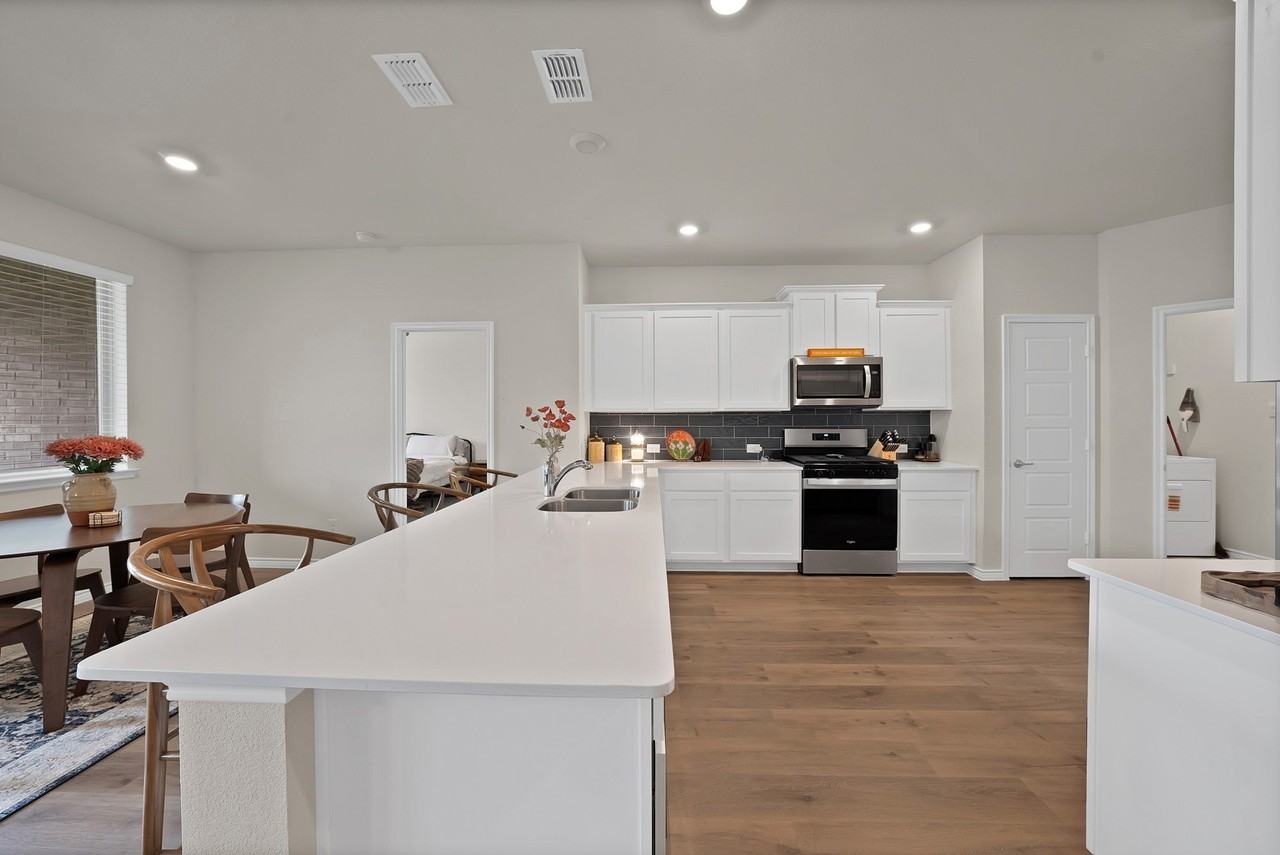 9720 Lariat Dr - Photo 6 of 31