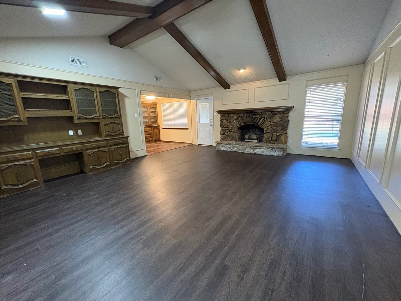 1025 Cloverdale Ln - Photo 3 of 26
