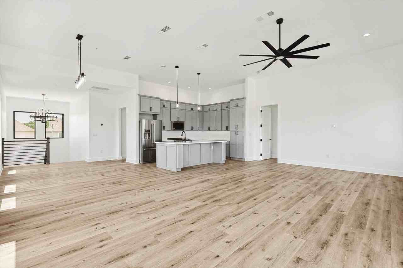 767 W Main St #205 - Photo 5 of 29