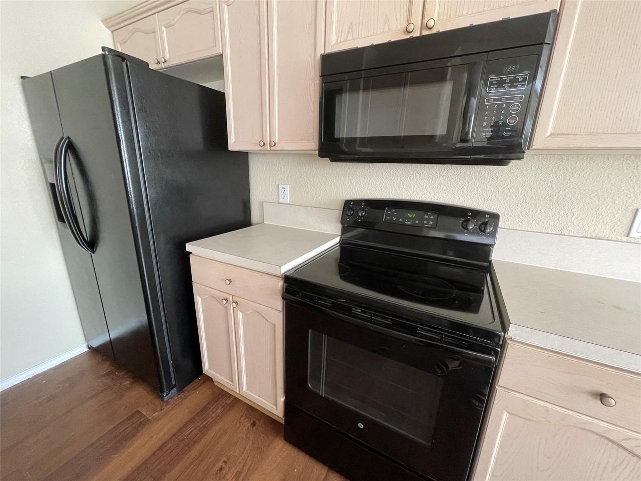 4601 Saint Thomas Pl - Photo 4 of 14