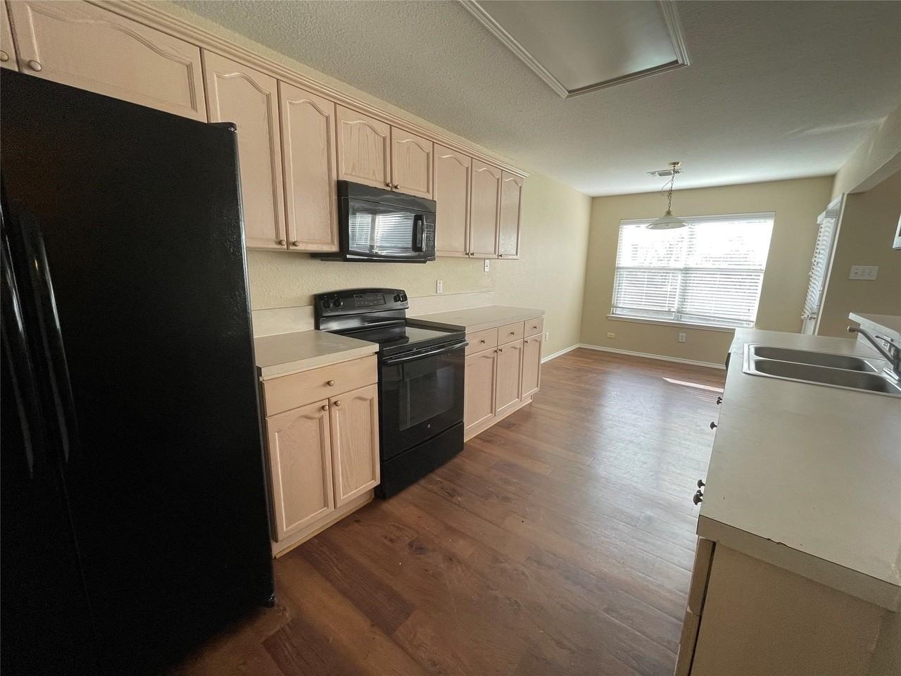 4601 Saint Thomas Pl - Photo 5 of 14