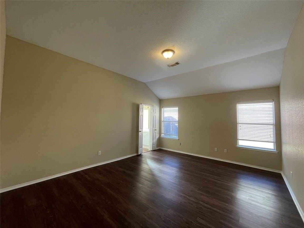 4601 Saint Thomas Pl - Photo 6 of 14