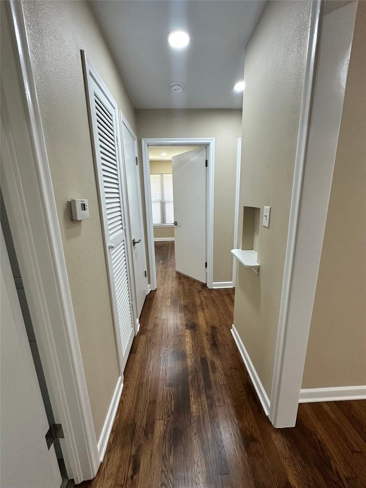 1213 S Lamar St - Photo 6 of 14