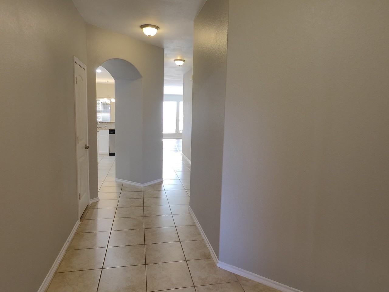 516 Rustic Oak Ln - Photo 3 of 31