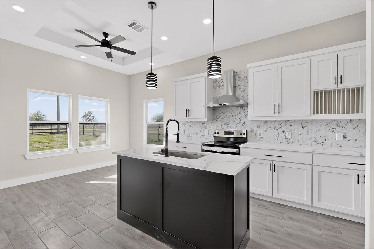 100 Diamond T Ranch Rd - Photo 7 of 33