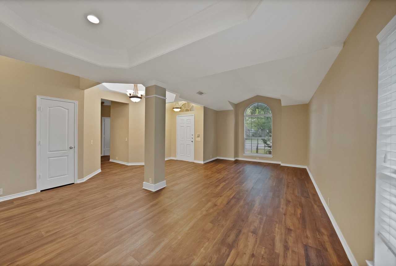 5708 Mckinley Ln - Photo 5 of 39