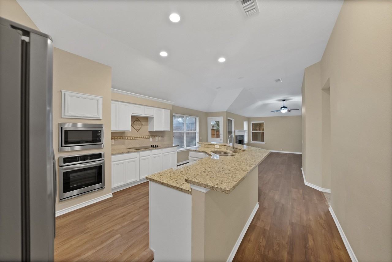 5708 Mckinley Ln - Photo 6 of 39