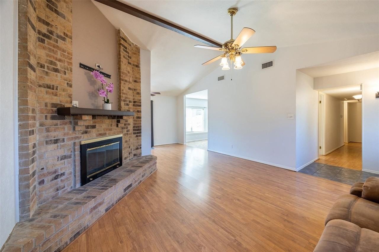 1512 Jabbet Dr - Photo 2 of 27