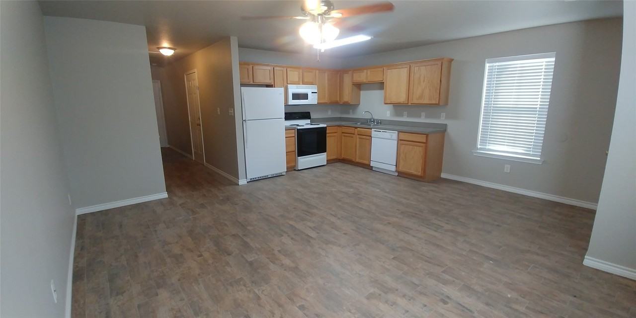 404 N Cleveland Ave - Photo 3 of 7