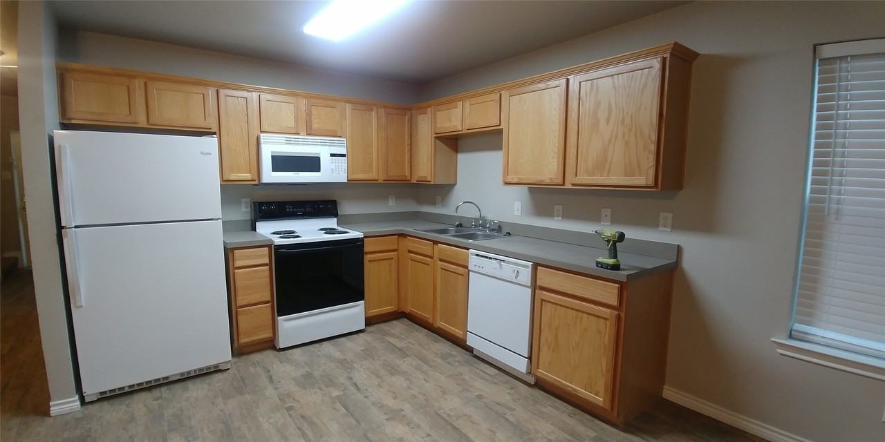 404 N Cleveland Ave - Photo 4 of 7