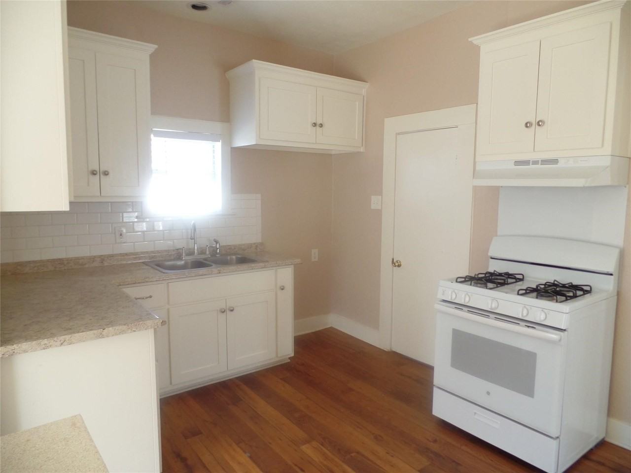 1608 Byrne St - Photo 4 of 8