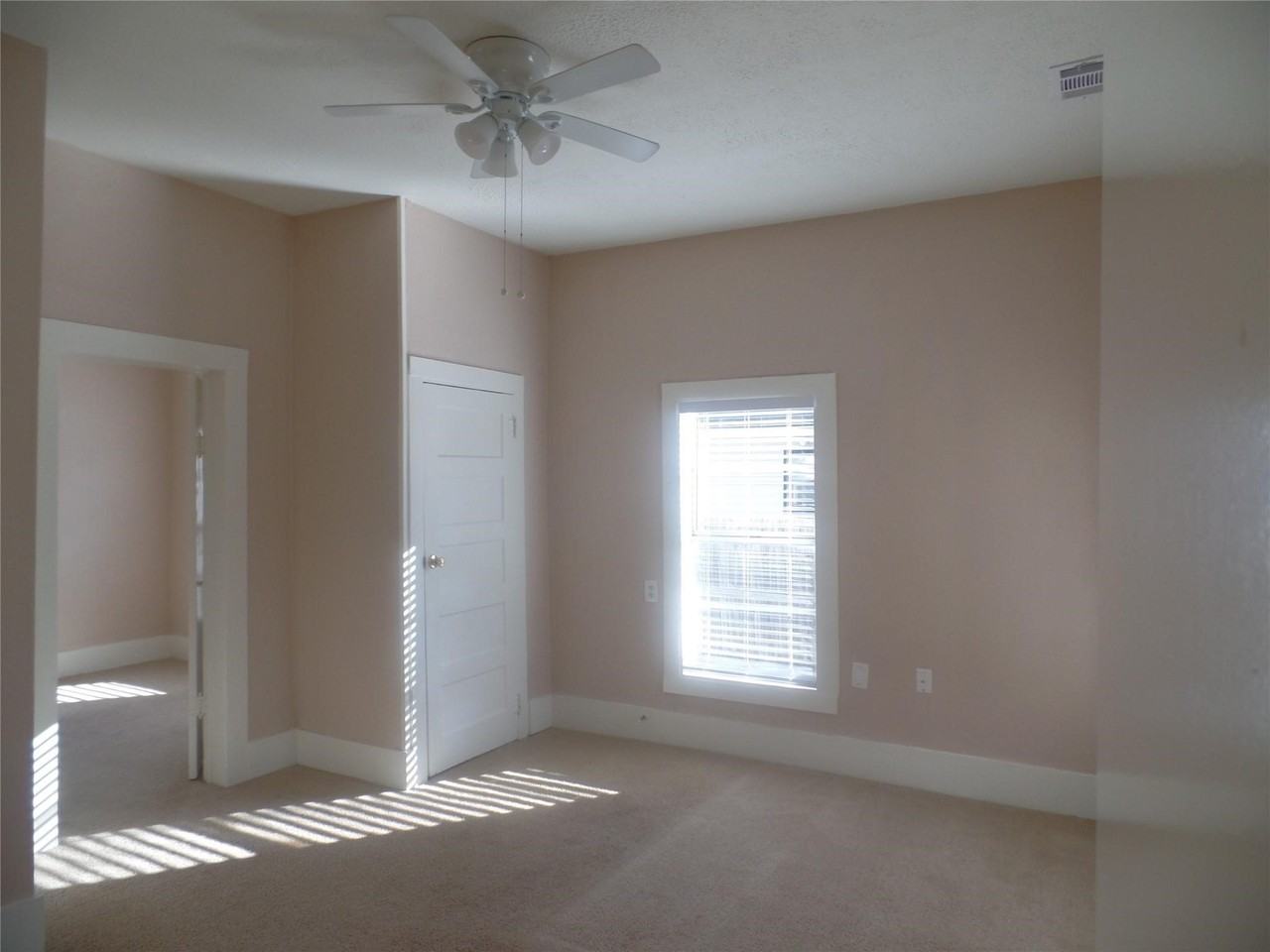 1608 Byrne St - Photo 5 of 8