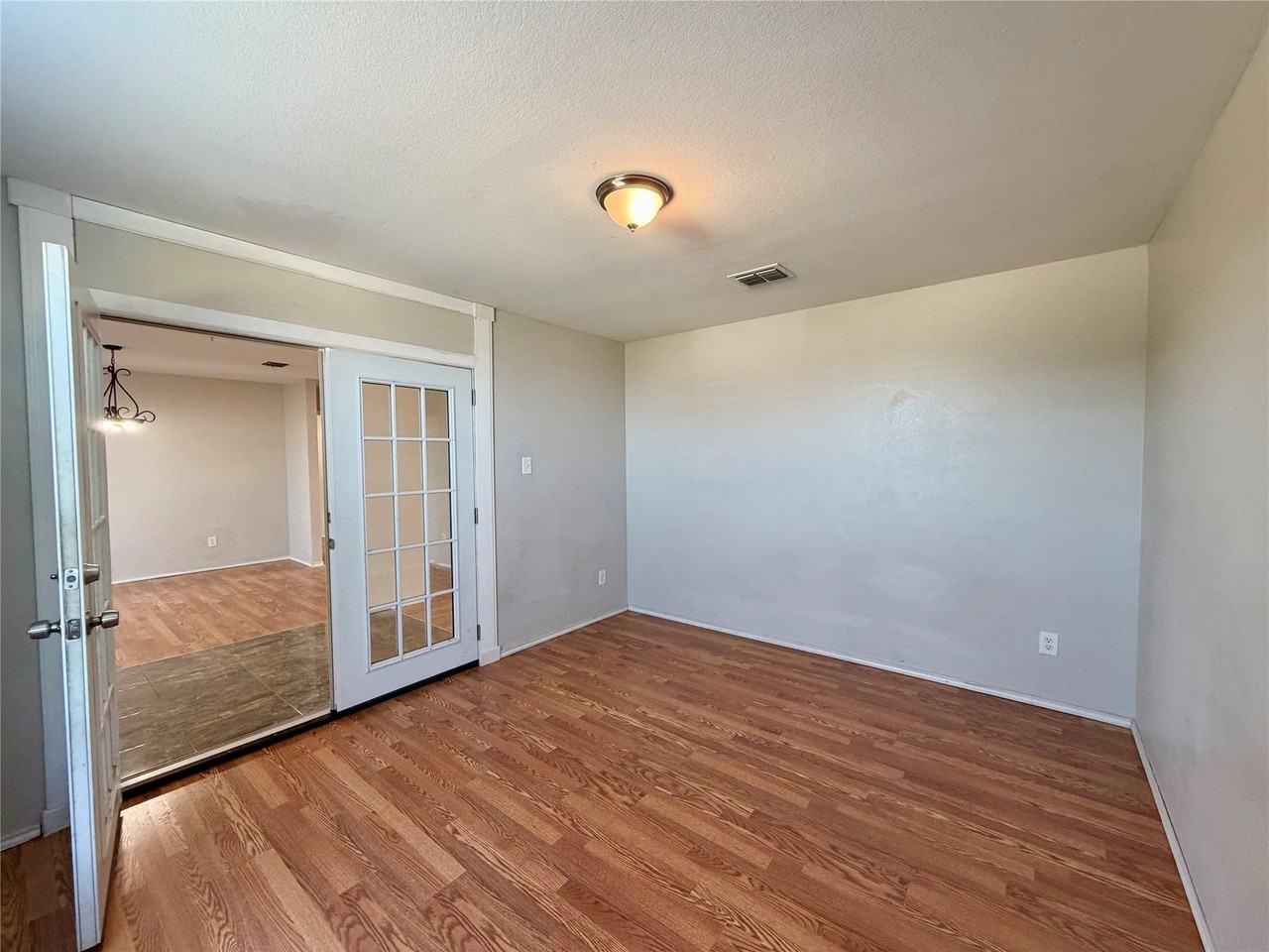 2732 Ingram Cir - Photo 3 of 22