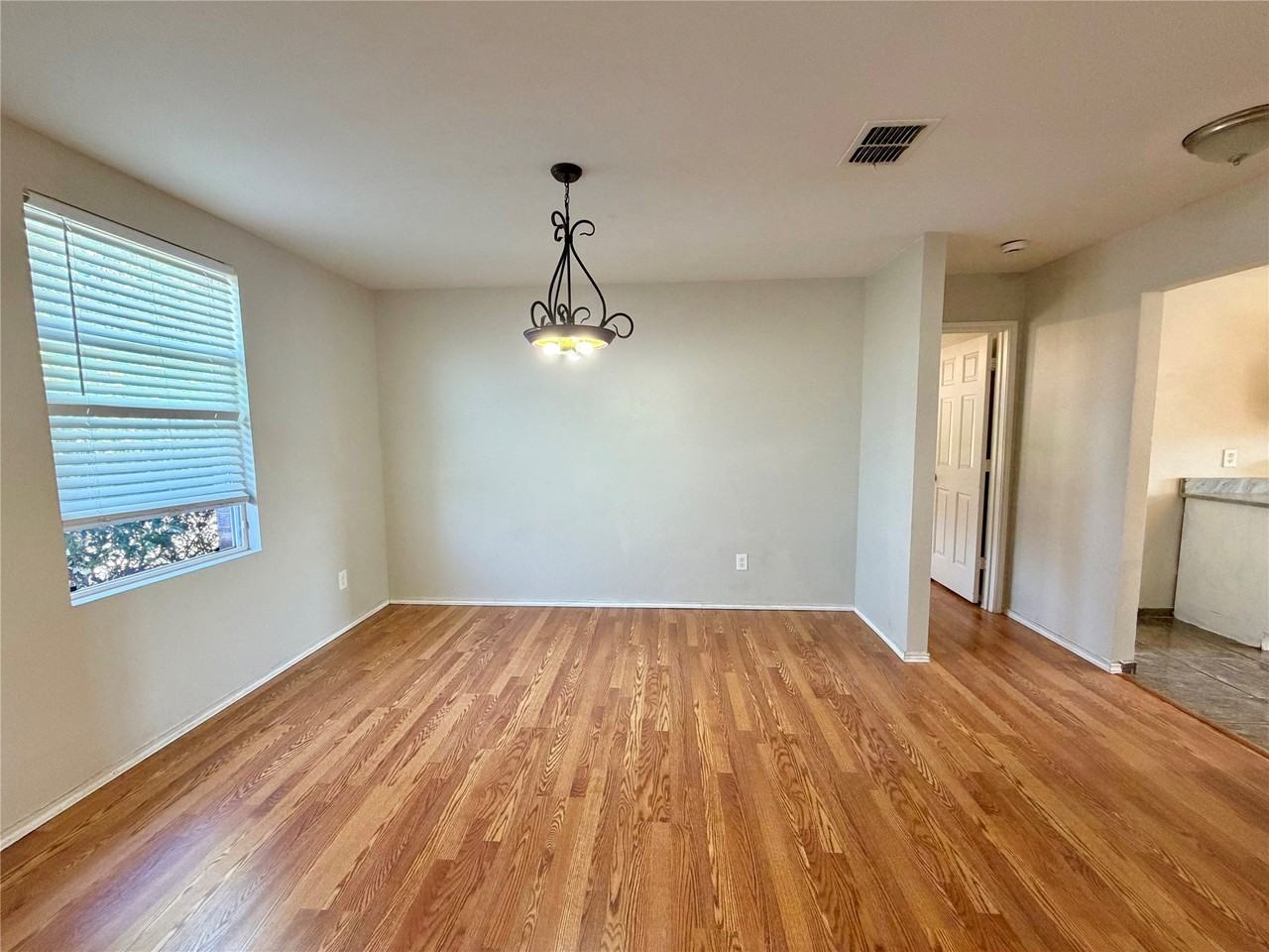 2732 Ingram Cir - Photo 5 of 22