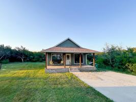 featured image of 2401 Fox Ct