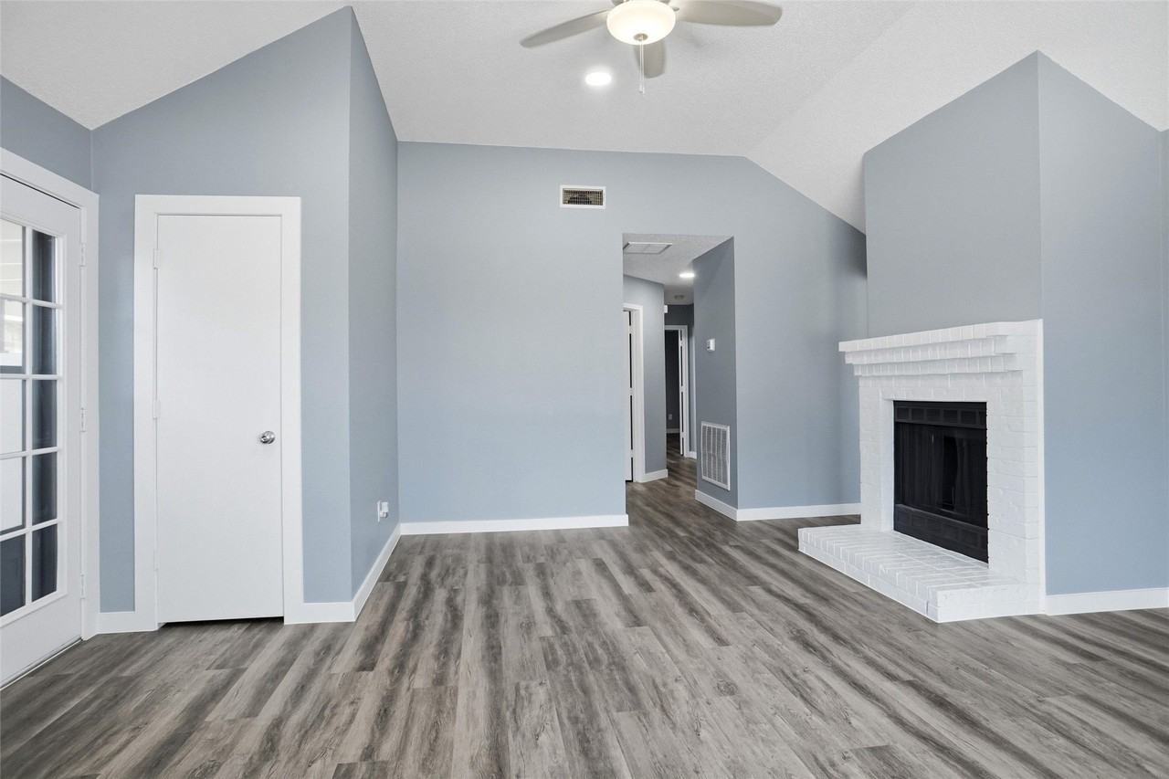 1728 Hackamore St - Photo 4 of 16