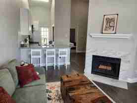 4800 W Lovers Ln - Photo 1 of 1