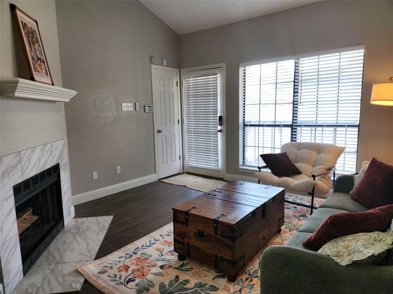 4800 W Lovers Ln - Photo 5 of 31