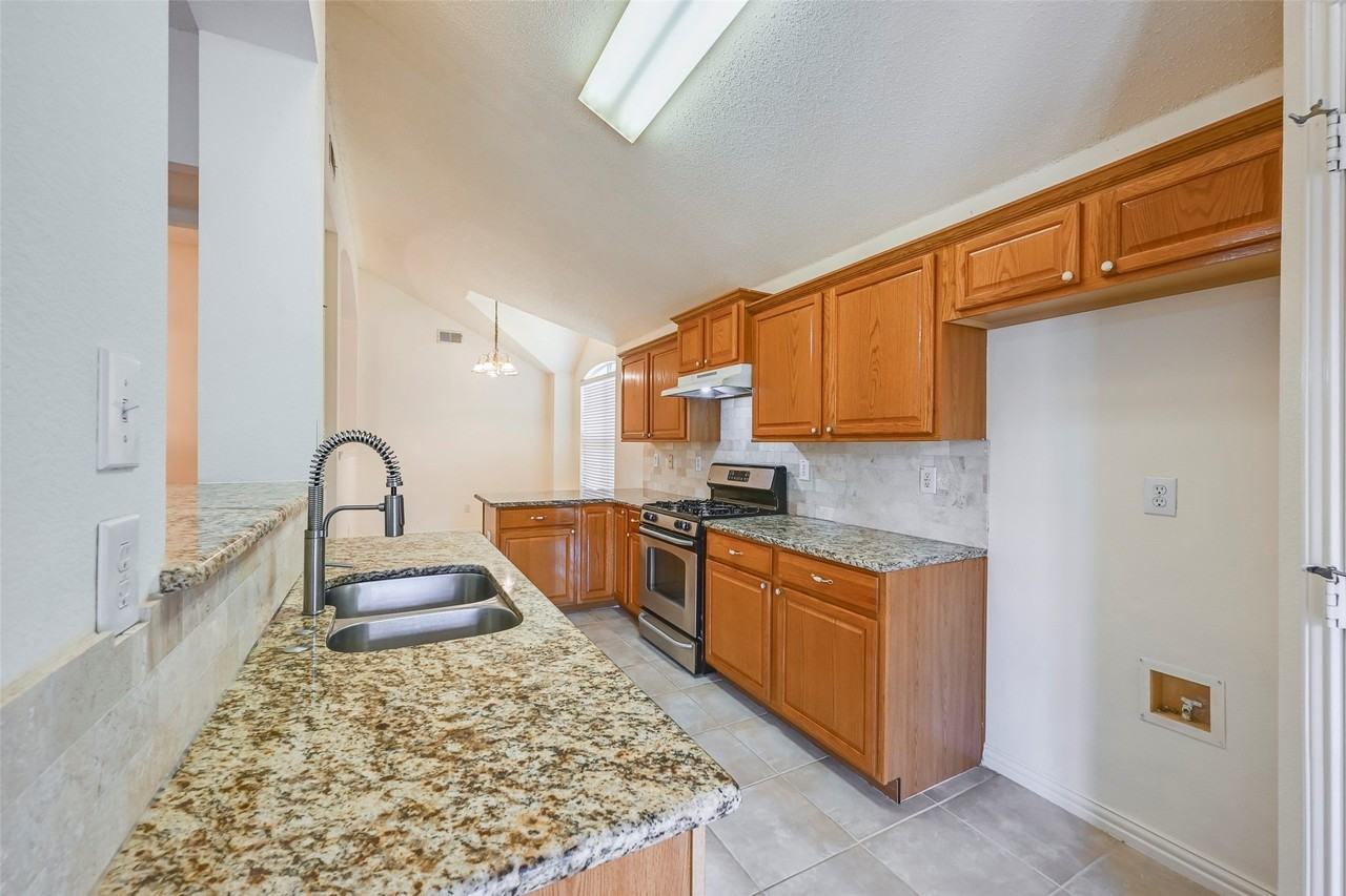 216 Quail Trail Ln - Photo 5 of 15
