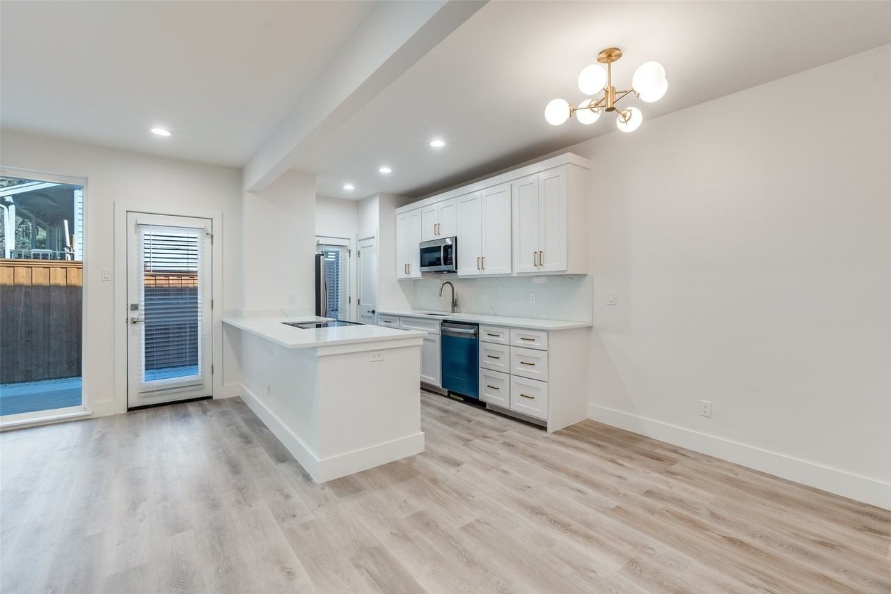 5755 Phoenix Dr #A - Photo 4 of 16